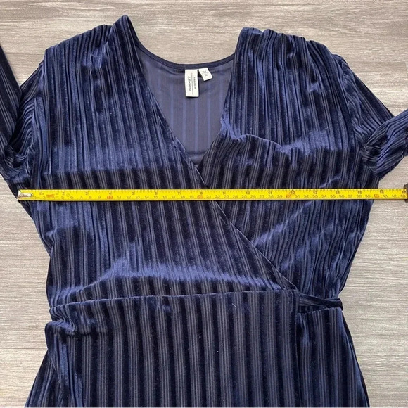 & OTHER STORIES Striped Velour Midi Wrap Dress V Neck Long Sleeve Festive Sz 0 - Picture 10 of 11